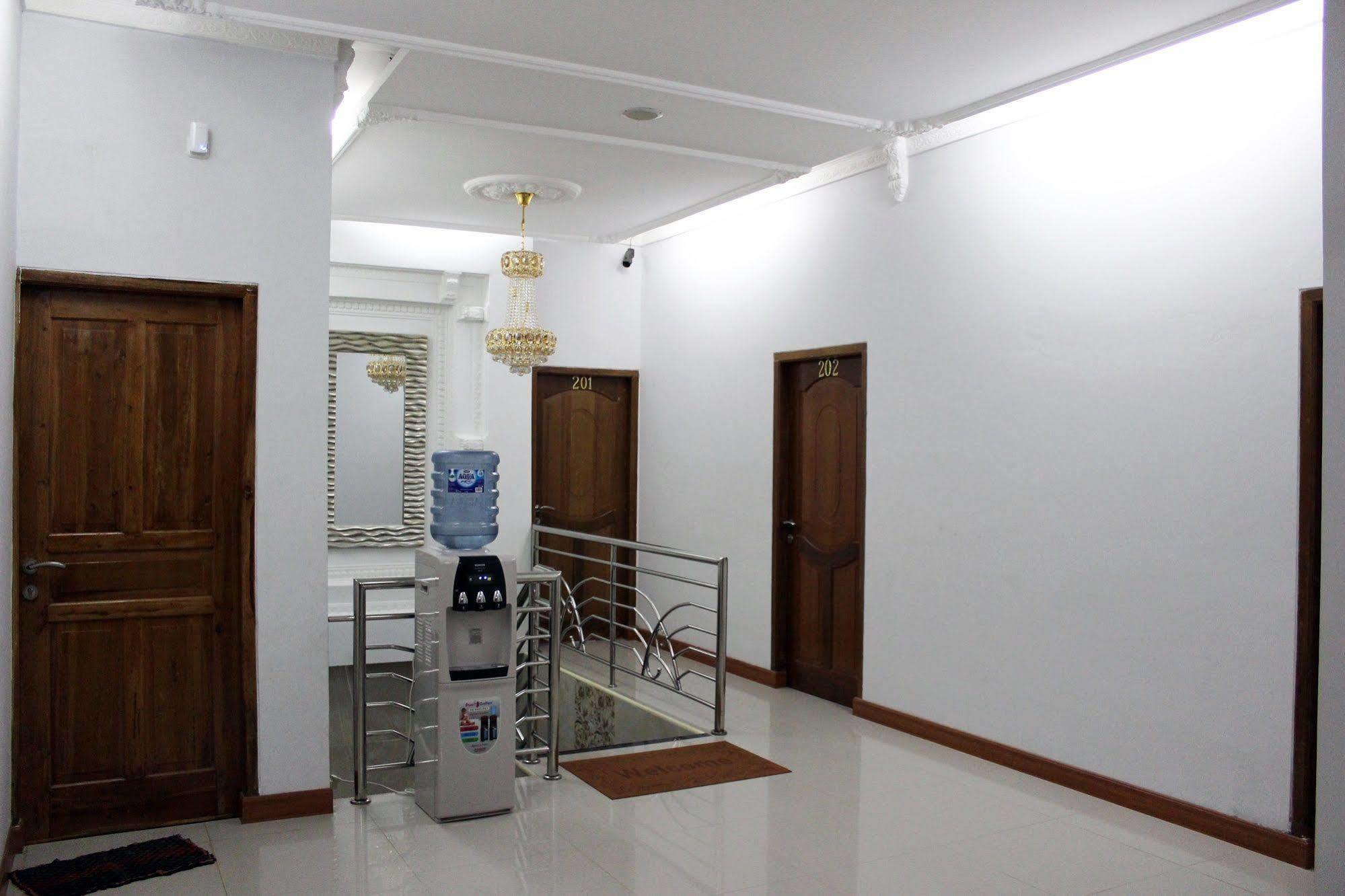 Rene Hotel Jogyakarta Zewnętrze zdjęcie