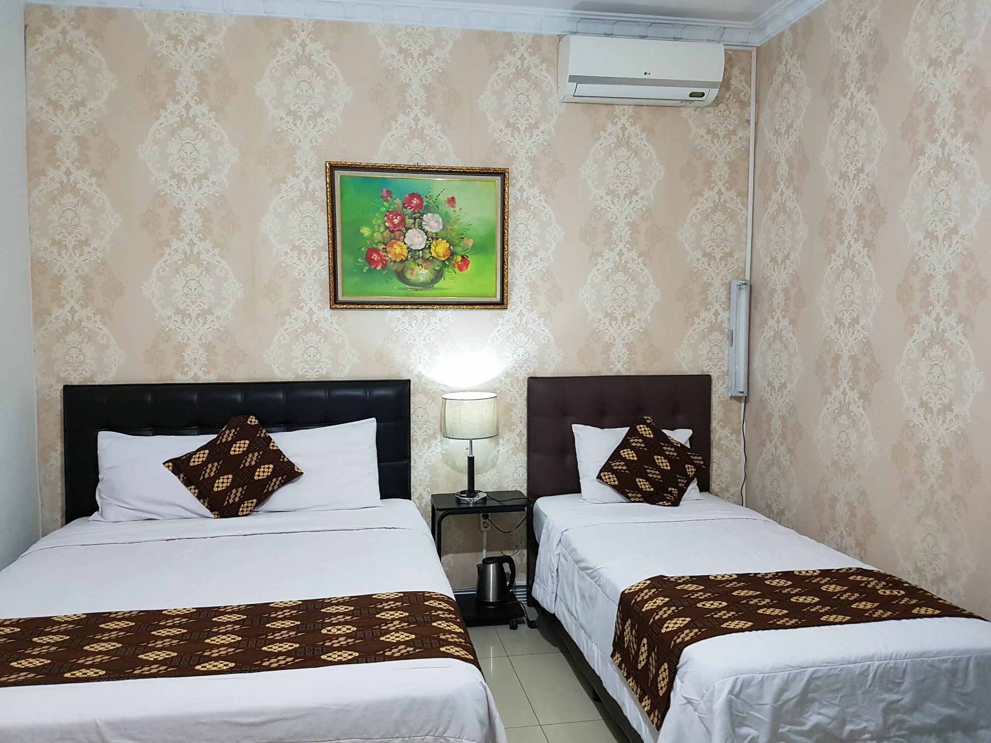 Rene Hotel Jogyakarta Zewnętrze zdjęcie